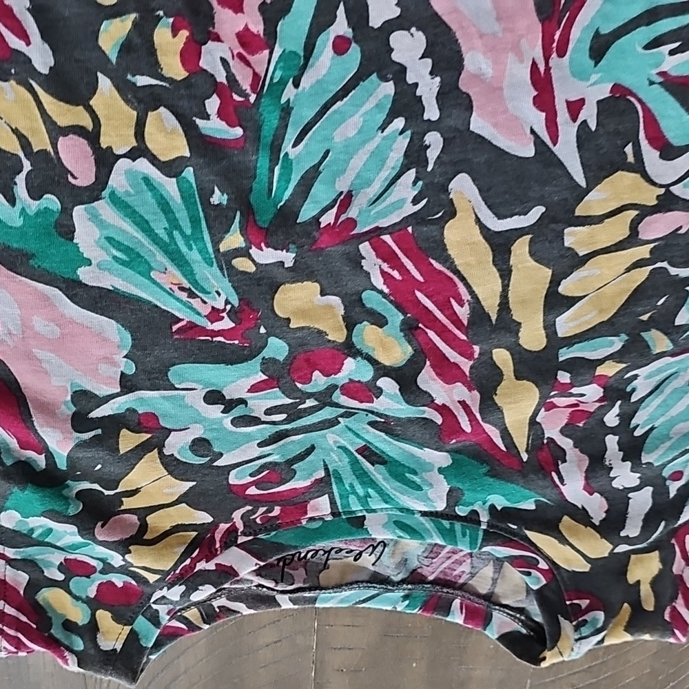 l Sleeveless Women's Top - Picture 4 of 6